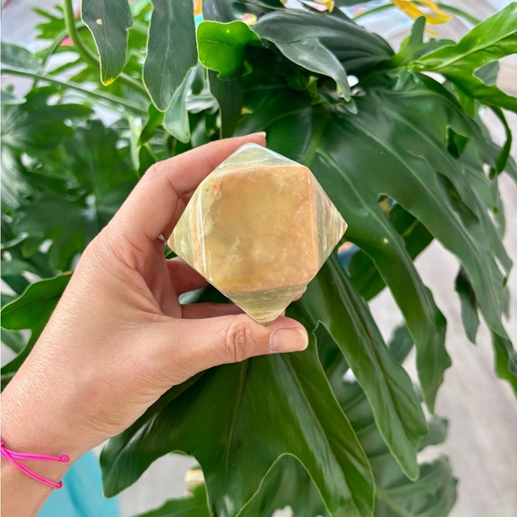 Green Onyx Paper weight - Picture 4 of 6